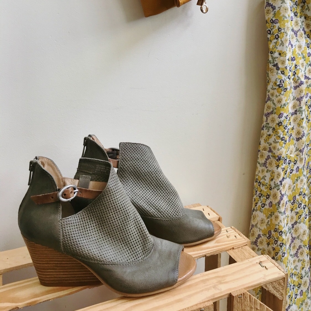 Miz Mooz Knox Wedge Heel
